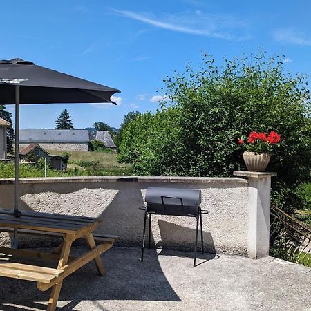 Logement A Brive Proche Centre-Ville Et Campagne - Climatisation, Wifi, Coin Exterieur Et Parking Prives Exterior photo